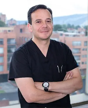Img-Clínica_del_Hombre-Dr_Guillermo_Romero-2